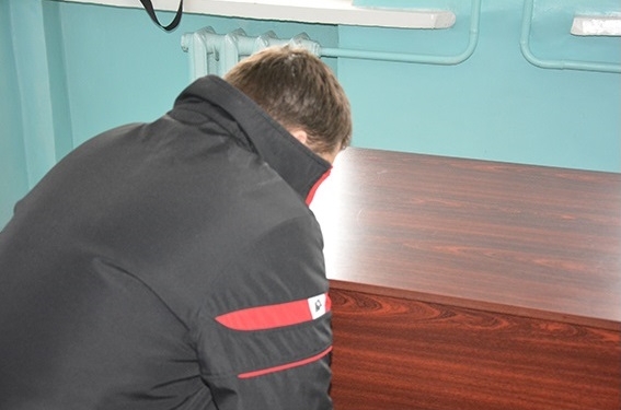 В Николаеве задержан разбойник, ограбивший детский магазин с чулком на голове