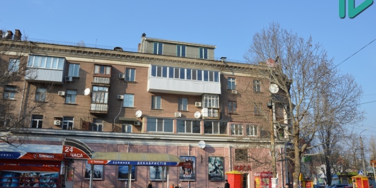 «Это символ власти Пелипаса над городом!» – на упрек жильцов по ул.Декабристов, 21 первому заму губернатора ответить было нечего