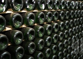 В США откупорили бутылку вина с затонувшего 150 лет назад корабля