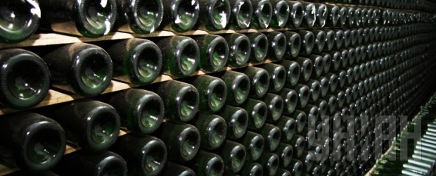 В США откупорили бутылку вина с затонувшего 150 лет назад корабля