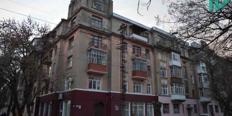 Николаевская ГАСИ требует снести пристройку во дворе дома, где когда-то жил Михаил Божаткин