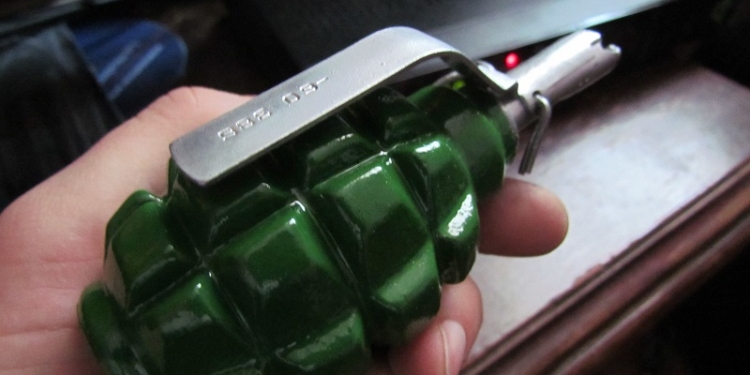 В Николаеве на площади Победы продают гранаты. Боевые