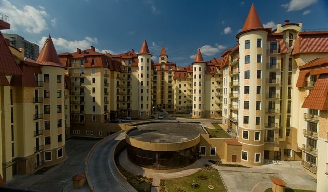 Сын Авакова купил 6-комнатную квартиру у экс-регионала за миллион долларов