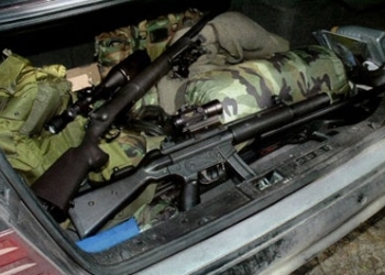 В Днепропетровске задержали милиционеров, которые торговали взрывчаткой и боеприпасами со склада