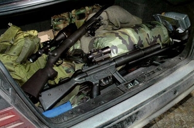 В Днепропетровске задержали милиционеров, которые торговали взрывчаткой и боеприпасами со склада