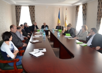 Кто на новенького? В депутатских комиссиях начались консультации по избранию председателя областного совета