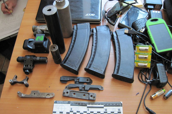 Опасный багаж: на львовском вокзале обнаружили предметы военного назначения