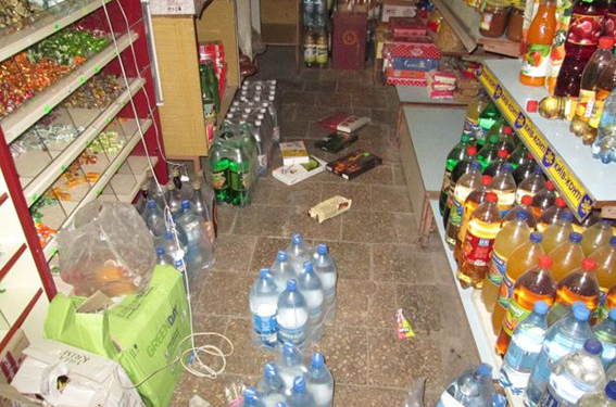 Выпить, закусить и покурить – в Вознесенске разбойники ограбили продуктовую лавку, забрав все самое необходимое