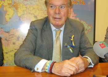 Член палаты лордов британского парламента Джон Квентин Дэвис попал под обстрел террористов на Донбассе