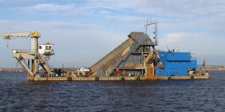 Глубины в Николаевском порту и порту «Октябрьск» планируют довести до паспортных