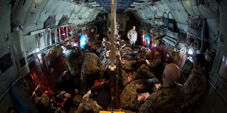 Великобритания направила в Украину военных медиков