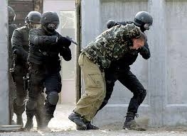 Для вывоза украденного военного имущества из дома вора понадобилось три грузовика