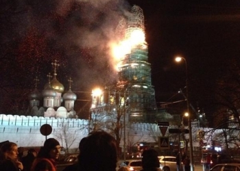 В Москве горит Новодевичий монастырь