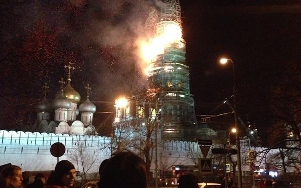 В Москве горит Новодевичий монастырь