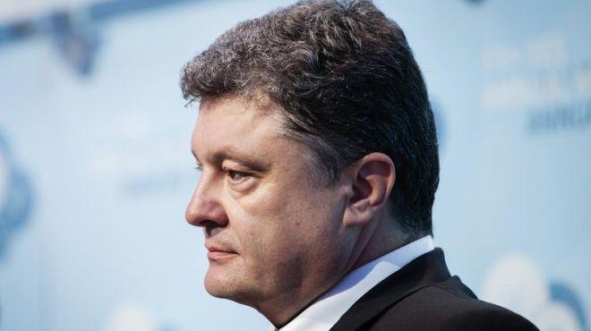 Порошенко ввел в действие решение СНБО относительно миротворцев