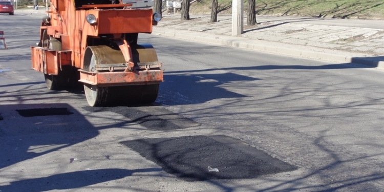 Над «проезжаемостью дорог» Николаевский облавтодор работает. Но жалуется на скудность финансирования и плохую погоду