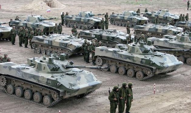 РФ подтянула к украинской границе более 60 тыс. военной техники