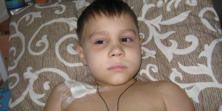 Восьмилетнему Ване Красножену  срочно нужна помощь всех милосердных людей