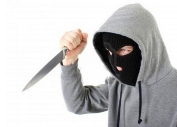 На Николаевщине неизвестный забрал у продавщицы ночного магазина всю выручку