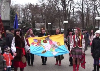 Николаевцы в Каштановом сквере встречали весну