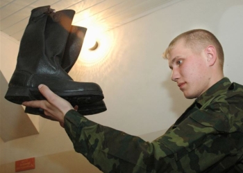 Электронная база данных призывников в военкоматах была уничтожена в 2012 – Порошенко