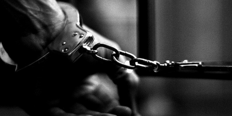 Арестованный грабитель устроил погром в херсонском суде