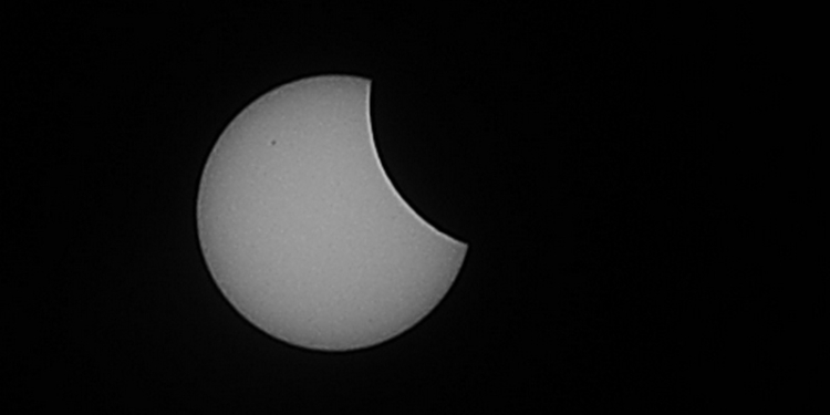 Николаевцы в Детском городке “Сказка” наблюдали солнечное затмение