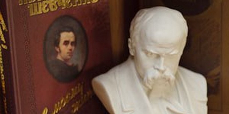 Президент Украины вручил награды лауреатам Шевченковской премии