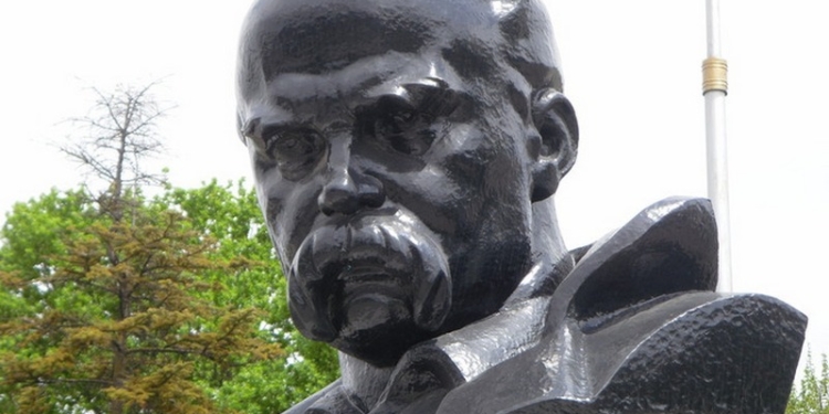 В Крыму задержали трех активистов на митинге памяти Тараса Шевченко