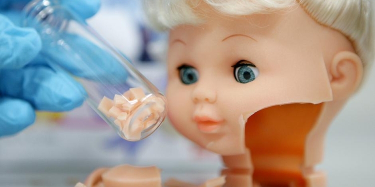 Донецк: российское ТВ и девочка, “которой не было”