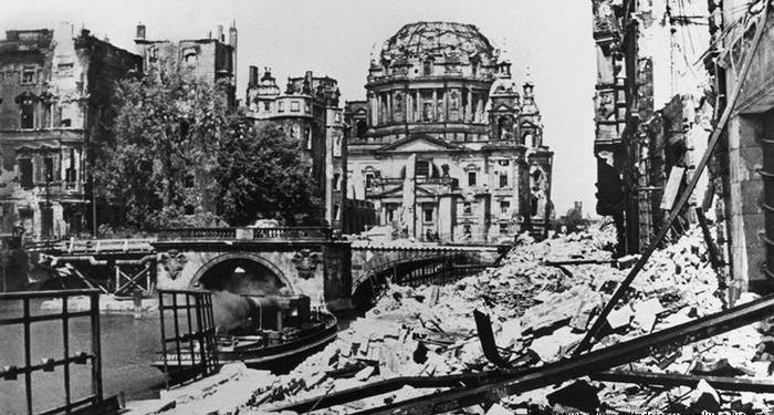 Почти 90 % немцев считают 8 мая днем освобождения, и только 9 % считают итог войны поражением