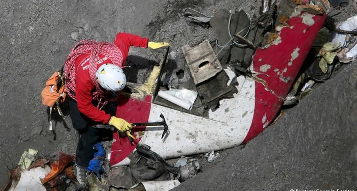 Пассажиры все понимали. На месте падения лайнера A320 найдено видео трагедии