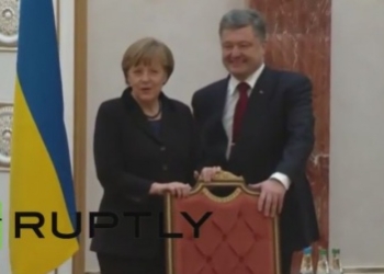 Порошенко и Меркель обсудили события на Донбассе и Рижский саммит