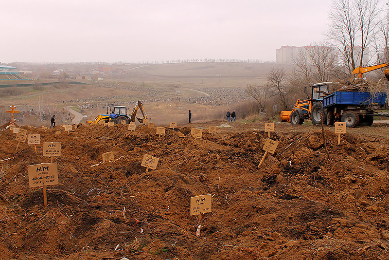 Террористы отправляют трупы в Ростов: на кладбище 500 свежих могил с "неопознанными лицами" 1