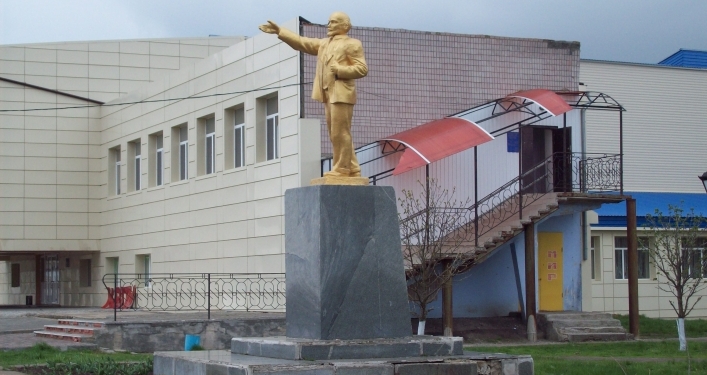 В Запорожской области восстановили памятник Ленину