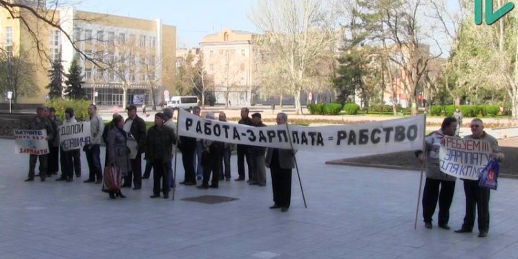 «Куда «посадить» президента»? Работники аэропорта «Николаев» предупреждают: их терпение на исходе