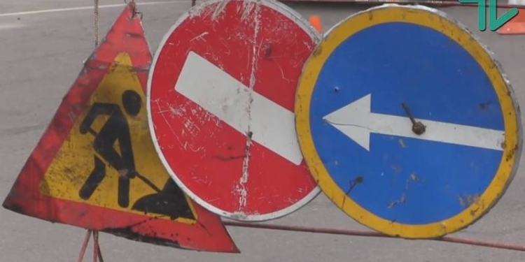 Асфальт кладут, машины ездят = Аварийные ситуации и пшик вместо ремонта