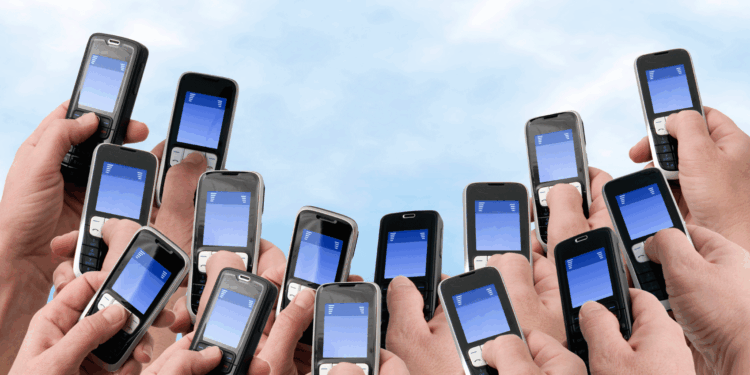 Сегодня “мобильнику” – 42 года