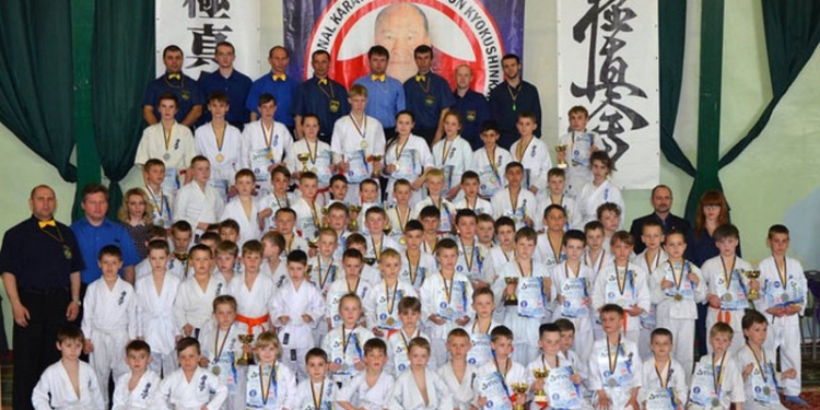 На двух татами за «золото» в 20 категориях: в Николаеве прошел Всеукраинский чемпионат «FIGHTER KYOKUSHIN» для новичков