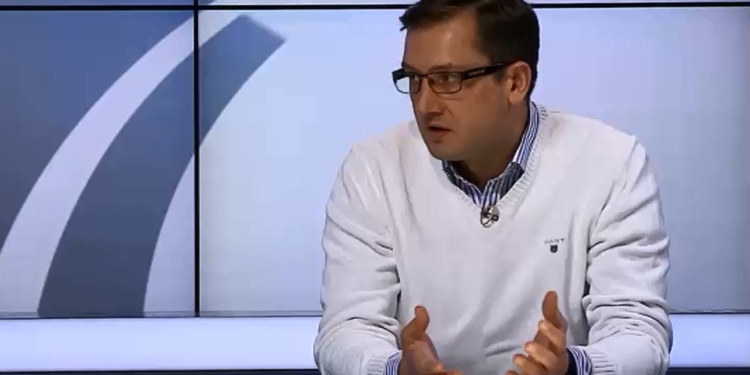 В центральном офисе Налоговой службы стоял конвейер по упаковке денег