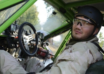 На могиле Виктора Януковича-младшего в Севастополе появилась табличка с именем