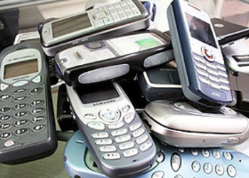 Пять телекомоператоров просят парламент отклонить законопроект, обязывающий операторов отключать “серые” телефоны