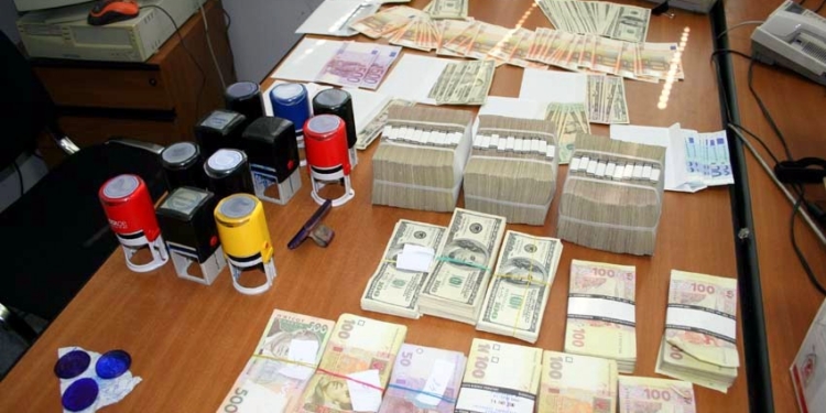 Николаевскими налоговики ликвидировали «конвертационный центр»