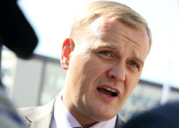Суд разрешил ГПУ задержать Пинчука за голосование за “диктаторские законы”