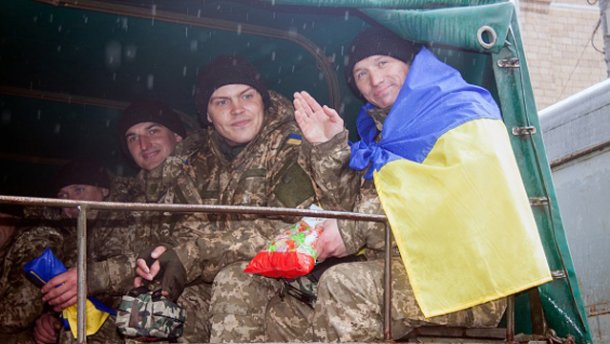 Спикер АП: за последние сутки ни один украинский военнослужащий не погиб на востоке Украины, трое ранены 1