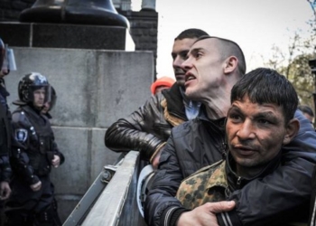 Ахметов ждет, пока его попросят забрать шахтеров из Киева, — эксперт