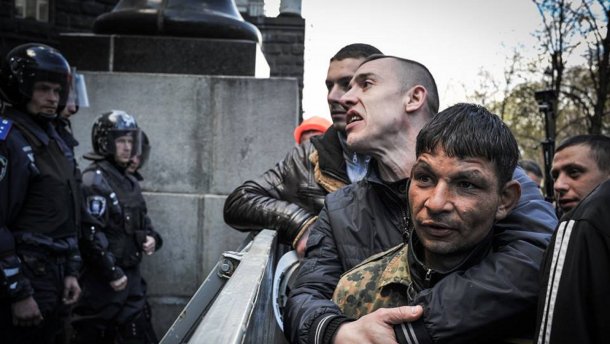 Ахметов ждет, пока его попросят забрать шахтеров из Киева, — эксперт 1