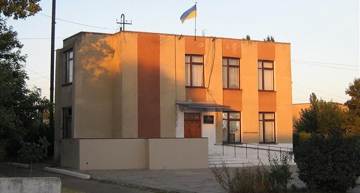 Все в дом по-березански: председатель сельсовета незаконно начислял премии жене, а депутат помогла невестке отвести немного земли