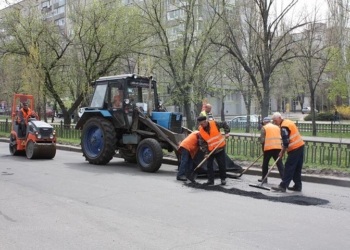 За прошедшую неделю дорожные службы Николаева отремонтировали около 70 соток дорог