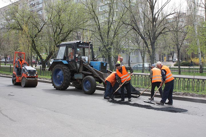 За прошедшую неделю дорожные службы Николаева отремонтировали около 70 соток дорог 4